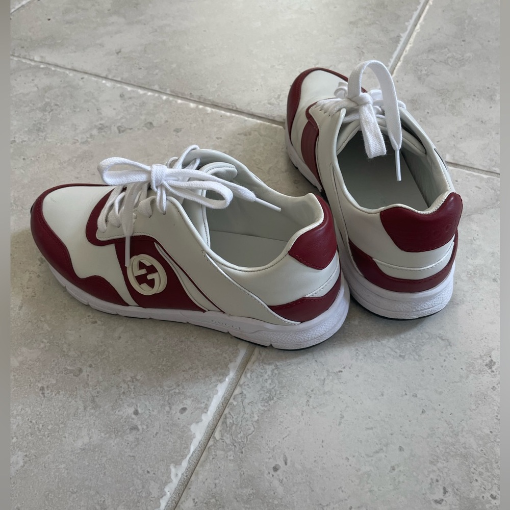 Authentic GUCCI Women's calfskin leather low top sneakers, size 5